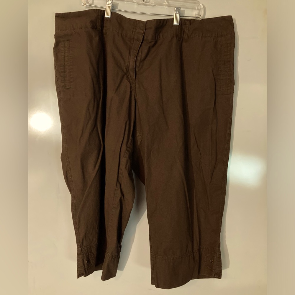 Women’s Brown Avenue Capri Pants size 20